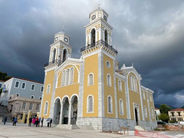 Yunanistan 'ın Messenia kentindeki Kalamata şehrinin eski tarihi merkezinde Ypapanti Metropolitan Kilisesi (Kurtarıcının Sunumu)