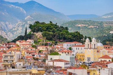 Yunanistan 'ın Messenia kentindeki Kalamata şehrinin eski tarihi merkezinde Ypapanti Metropolitan Kilisesi (Kurtarıcının Sunumu)