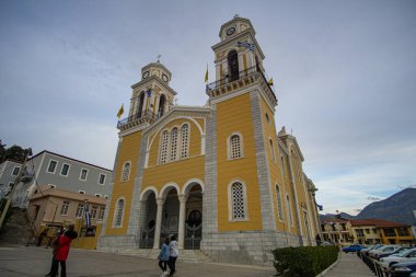 Yunanistan 'ın Messenia kentindeki Kalamata şehrinin eski tarihi merkezinde Ypapanti Metropolitan Kilisesi (Kurtarıcının Sunumu)