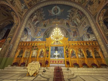 Kalamata, Messenia, Yunanistan 'daki Agii Taksikemerleri (En Büyük Tugayların Kutsal Tapınağı) kilisesinin iç manzarası