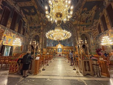 Kalamata, Messenia, Yunanistan 'daki Agii Taksikemerleri (En Büyük Tugayların Kutsal Tapınağı) kilisesinin iç manzarası