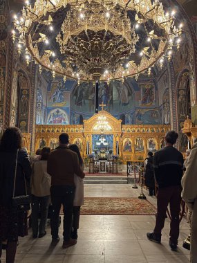 Kalamata, Messenia, Yunanistan 'daki Agii Taksikemerleri (En Büyük Tugayların Kutsal Tapınağı) kilisesinin iç manzarası