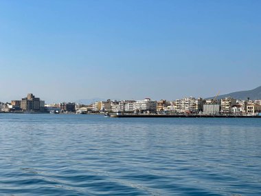 Messenia 'daki Kalamata limanının güzel manzarası, Yunanistan' daki Mora.