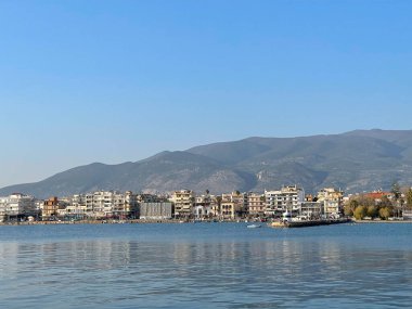 Messenia 'daki Kalamata limanının güzel manzarası, Yunanistan' daki Mora.