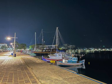Messenia 'daki Kalamata limanının güzel manzarası, Yunanistan' daki Mora.