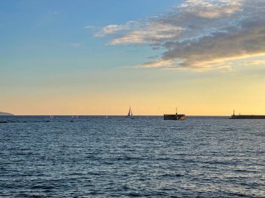 Messenia 'daki Kalamata limanının güzel manzarası, Yunanistan' daki Mora.