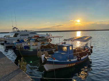 Messenia 'daki Kalamata limanının güzel manzarası, Yunanistan' daki Mora.