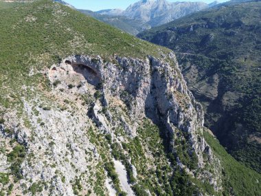 Messenia 'nın dağlık Mani bölgesinde, Yunanistan' ın Mora bölgesindeki ünlü Ridomo geçidine hava manzarası