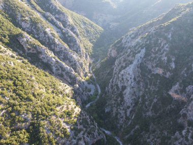 Messenia 'nın dağlık Mani bölgesinde, Yunanistan' ın Mora bölgesindeki ünlü Ridomo geçidine hava manzarası