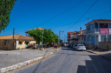 Zakynthos, Yunanistan - 6 Haziran 2024: Kiliomenos köyünden Laganas kasabasından Navagio plajına giden yol üzerindeki görüntüler. Zakynthos, Yunanistan 'daki iyon adaları.