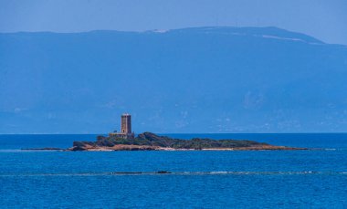 Kafkalida Deniz Feneri, Kafkalida adasında, İyon Denizi 'nde, Mora' nın batısında, Killini limanından çok uzakta değil, Zakynthos adasına doğru..