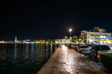 Zakynthos, Yunanistan - 6 Haziran 2024: Yaz döneminde güzel Zakynthos kentinin deniz manzarası. Geceleyin Zakynthos Batı Yunanistan 'da.