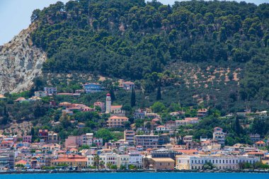 Kyllini 'ye giden feribottan Zakynthos adasının resmi. Zakynthos Adası, Batı Yunanistan