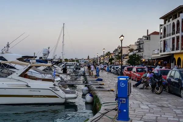 Zakynthos, Yunanistan - 6 Haziran 2024: Yaz döneminde güzel Zakynthos kentinin deniz manzarası. Batı Yunanistan 'daki Zakynthos adası.