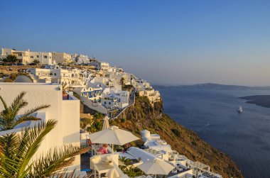 Santorini adasında muhteşem bir gün manzarası, Yunanistan 'da Kiklad