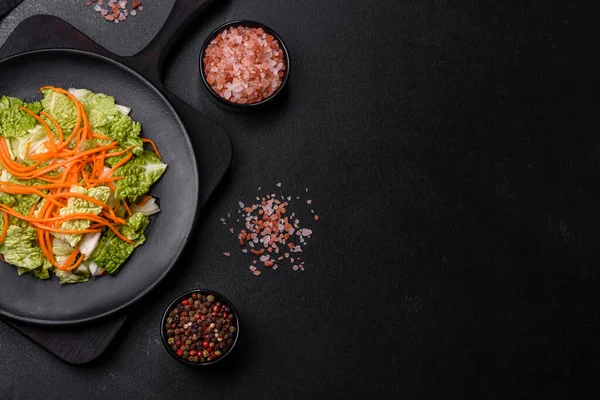 stock image Chinese cabbage with carrots and apples, delicious salad. Vegitarian cuisine