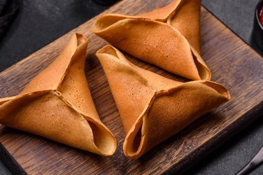 Etten, koyundan, baharattan ve ottan oluşan lezzetli taze krepler.