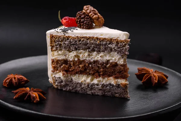 Delicious Beautiful Piece Cake Cream Berries Black Ceramic Plate Dark — Stockfoto