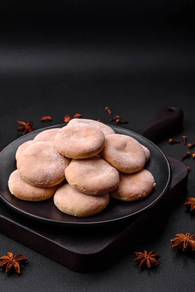 Delicious Fresh Baked Cornmeal Shortcakes Cookies Black Ceramic Plate Dark — Stock Photo, Image