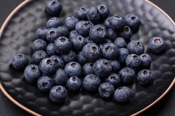 Delicious Fresh Blueberries Textural Black Concrete Background Harvesting Seasonal Berries — Stock Photo, Image