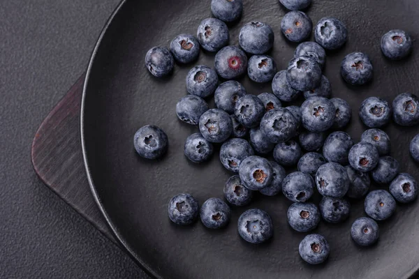 Delicious Fresh Blueberries Textural Black Concrete Background Harvesting Seasonal Berries — Stock Photo, Image