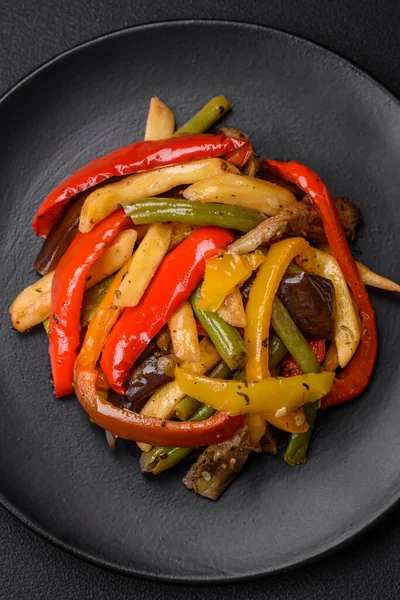 Köstliches Gemüse Gedünstete Paprika Spargelbohnen Und Kartoffeln Scheiben Geschnitten Mit — Stockfoto