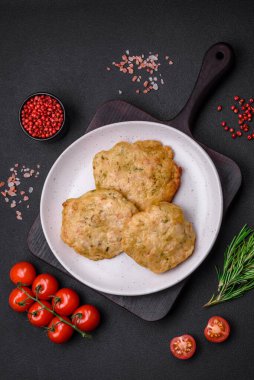 Lezzetli kızarmış fileto, baharatlı, tuzlu ve çimento kaplı gözleme.