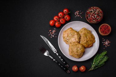 Lezzetli kızarmış fileto, baharatlı, tuzlu ve çimento kaplı gözleme.