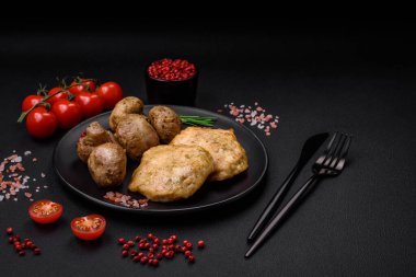 Lezzetli kızarmış fileto, baharatlı, tuzlu ve çimento kaplı gözleme.