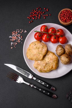 Lezzetli kızarmış fileto, baharatlı, tuzlu ve çimento kaplı gözleme.