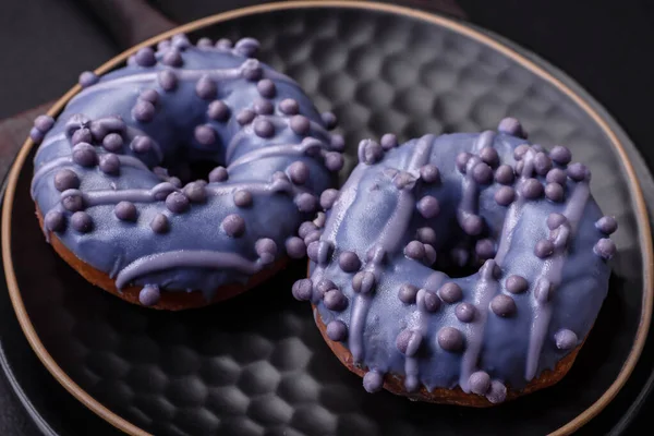 Köstliche Süße Donut Von Lila Farbe Glasur Und Mit Lila — Stockfoto