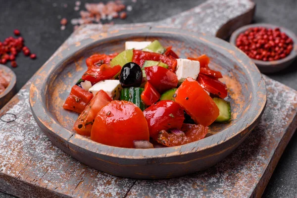 Heerlijke Verse Sappige Griekse Salade Met Feta Kaas Olijven Paprika — Stockfoto