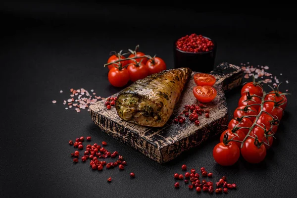 Delicious Grilled Mackerel Salt Spices Herbs Textured Concrete Background — Stock Photo, Image