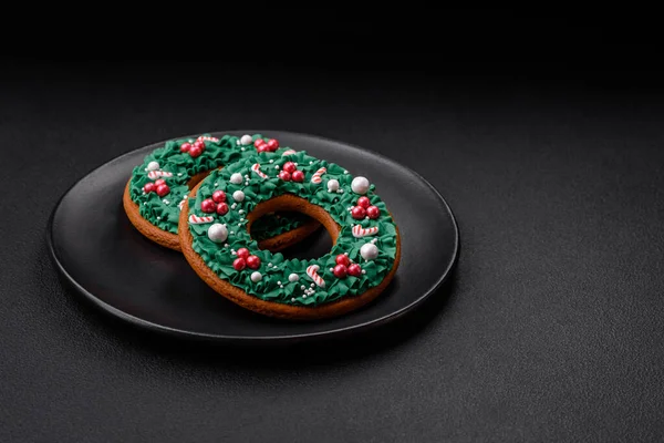 Köstliche Weihnachts Lebkuchen Auf Dunklem Texturiertem Hintergrund Vorbereitung Auf Weihnachten — Stockfoto