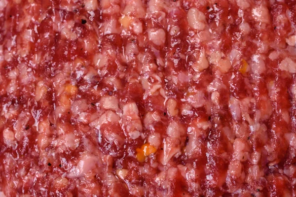 Świeże Mięso Mielone Burger Pasztet Solą Przyprawami Teksturowanym Tle Betonu — Zdjęcie stockowe