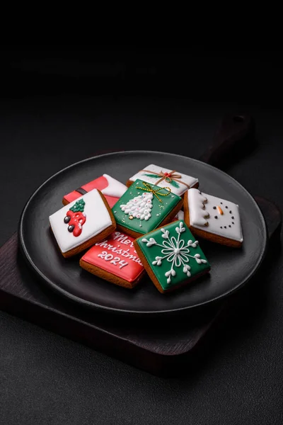 Schöne Farbige Weihnachts Lebkuchen Für Die Gestaltung Und Dekoration Der — Stockfoto