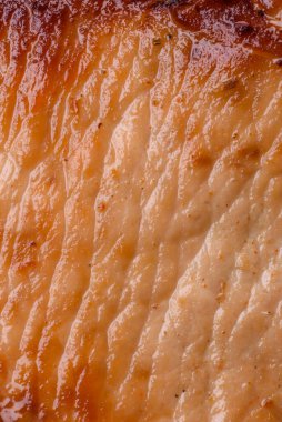 Lezzetli, sulu domuz eti ya da tuzlu, baharatlı ve çimento kaplı biftek.