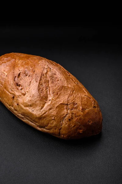 Heerlijk Vers Knapperig Brood Met Granen Zaden Een Textuur Donkere — Stockfoto