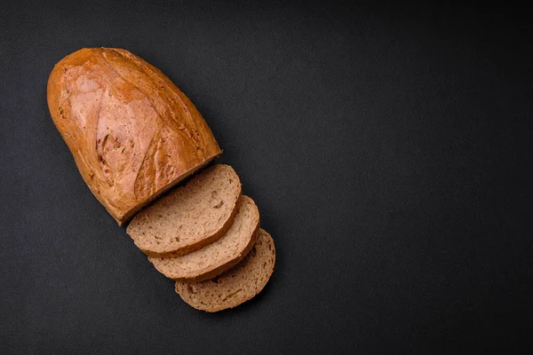 Смачний Свіжий Хрусткий Хліб Білого Хліба Зернами Насінням Текстуальному Темному — стокове фото