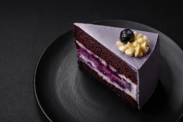 Delicious Fresh Blueberry Blackcurrant Cake Cream Cheese Dark Concrete Background — Stock Photo, Image