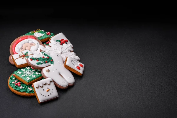 Beau Noël Nouvel Coloré Biscuits Pain Épice Faits Maison Sur — Photo