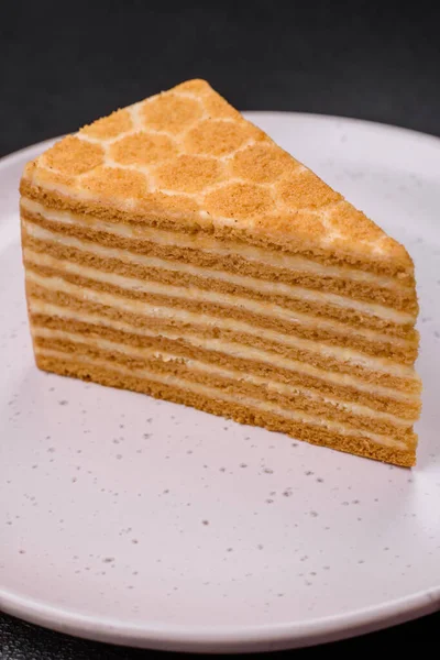 Νόστιμο Γλυκό Κέικ Γλυκό Μέλι Στρώμα Κέικ Λευκή Κρέμα Υφή — Φωτογραφία Αρχείου