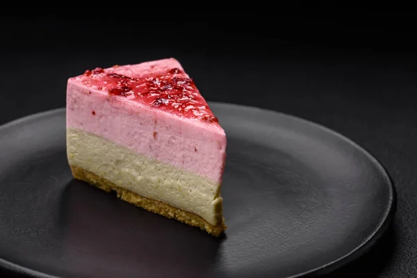 Νόστιμο Γλυκό Γλυκό Cheesecake Επιδόρπιο Γεύση Βατόμουρο Και Φιστίκι Υφή — Φωτογραφία Αρχείου