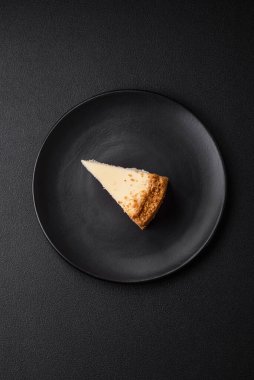 Beton kaplamalı lezzetli cheesecake keki. Lezzetli kahvaltı tatlısı