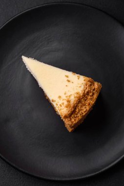 Beton kaplamalı lezzetli cheesecake keki. Lezzetli kahvaltı tatlısı