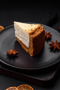 Beton kaplamalı lezzetli cheesecake keki. Lezzetli kahvaltı tatlısı