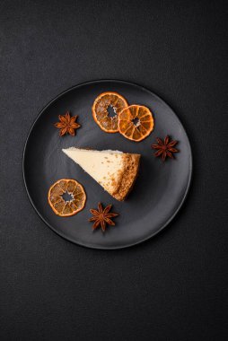 Beton kaplamalı lezzetli cheesecake keki. Lezzetli kahvaltı tatlısı