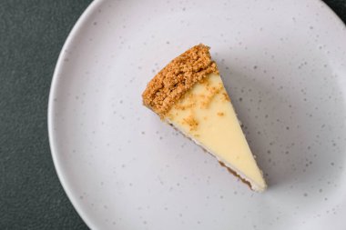 Beton kaplamalı lezzetli cheesecake keki. Lezzetli kahvaltı tatlısı
