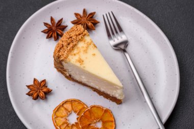 Beton kaplamalı lezzetli cheesecake keki. Lezzetli kahvaltı tatlısı