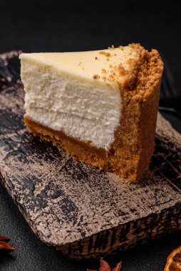 Beton kaplamalı lezzetli cheesecake keki. Lezzetli kahvaltı tatlısı